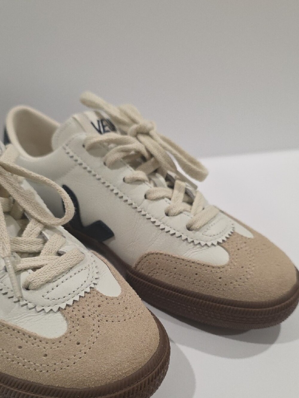 VEJA Womens VOLLEY O.T. White NAUTICO Bark Sz 38/ 7 New In BOX - Picture 5 of 10